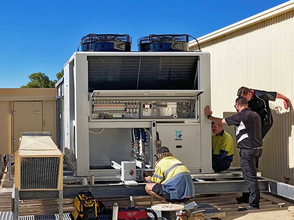 https://www.architectureanddesign.com.au/suppliers/rinnai-australia/rinnai-apac-unit-installed-at-st-stephen-s-school